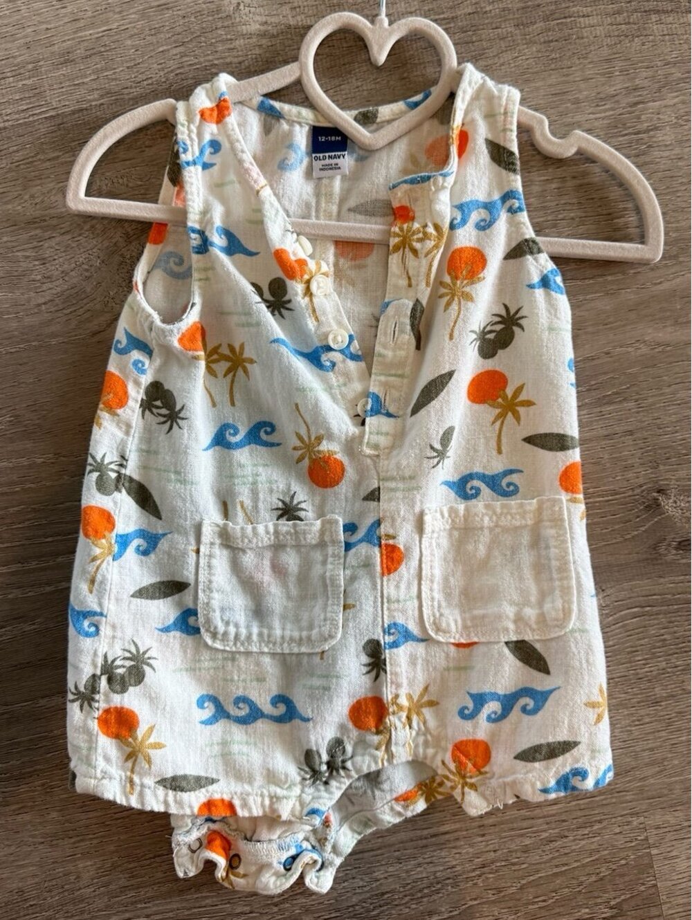 Old Navy Jumper/Romper Beach Waves 12-18 months